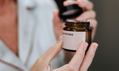 What Your Jar Says About Your Brand:  Glass vs Plastic Packaging Psychology